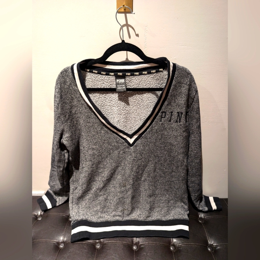 PINK VS Pullover Sweater